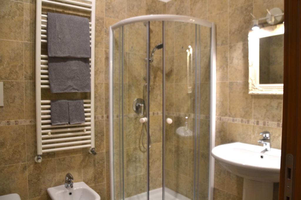 Residenze Principe Amedeo Hotel Bari Bagian luar foto
